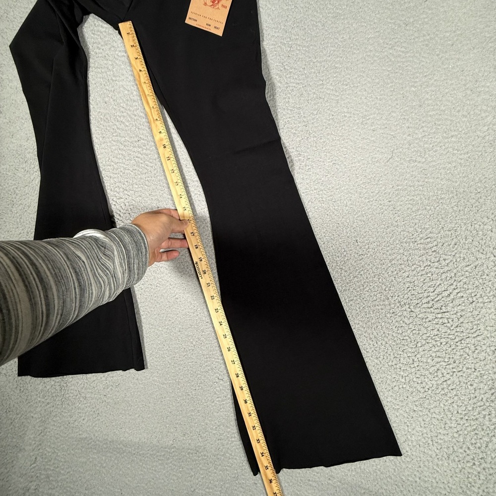 True Religion Leggings Womens Medium Black Eva Pant Athletic Hook Up Flare NWT - Picture 8 of 14